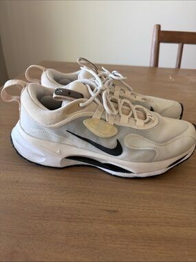 Beige nike sneakers